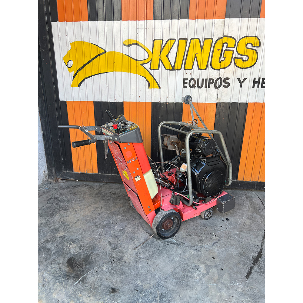 Cortadora de concreto con motor Honda 20 Hp Husqvarna FS520 usado
